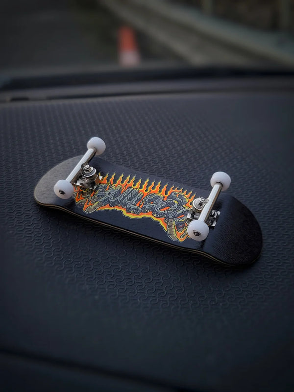 BULLGOD Flaming Hands Premium Fingerboard; 32 mm
