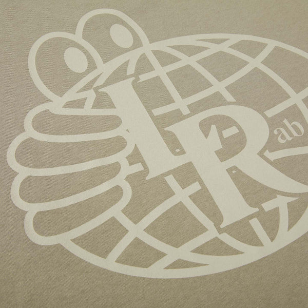 LAST RESORT LRAB Atlas Monogram Tee Safari