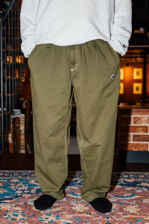 MAGENTA LOOSE PANTS STITCH KHAKI