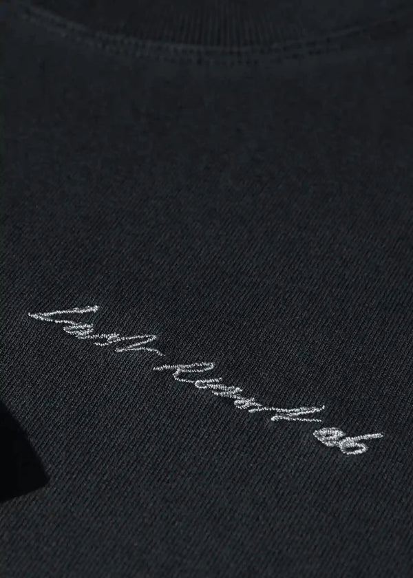 LAST RESORT AB Signature SS Tee Washed Black