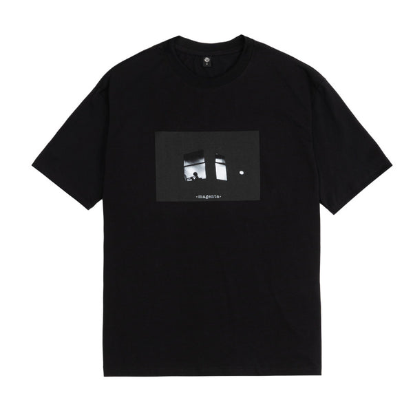 MAGENTA Window Tee Black